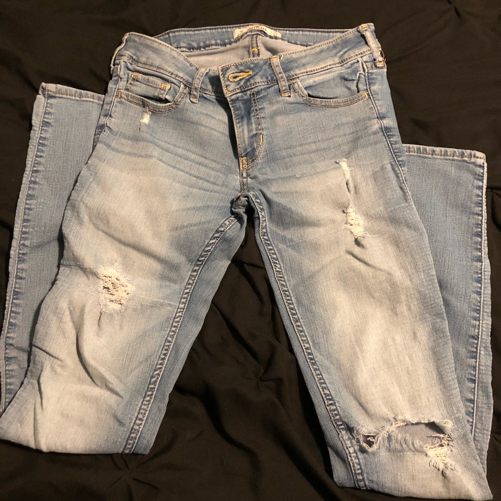 Hollister Destroyed Low Rise Skinny Jeans